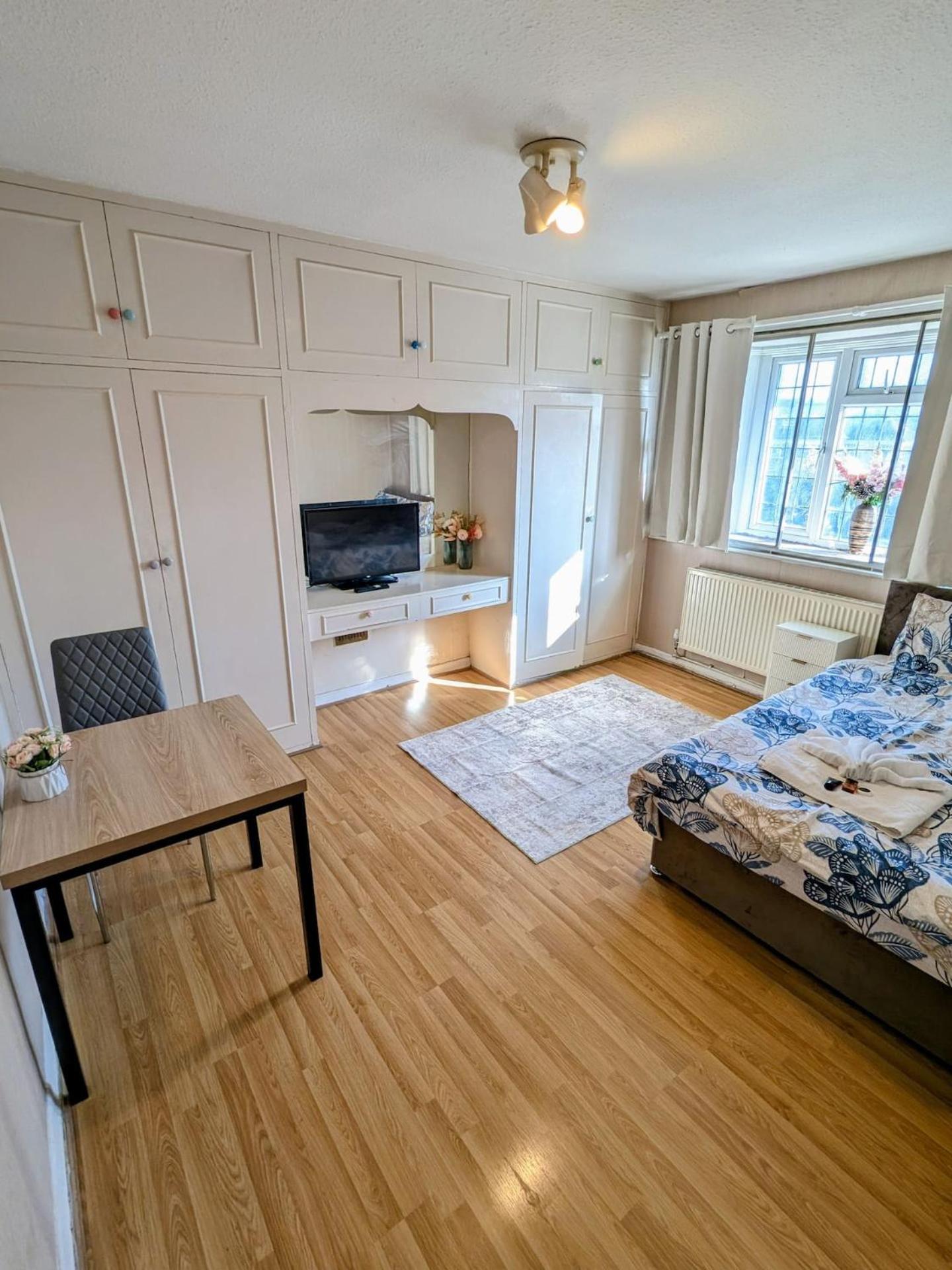 Bright And Spacious Double In Hampstead Garden Suburb Alloggio in famiglia Londra